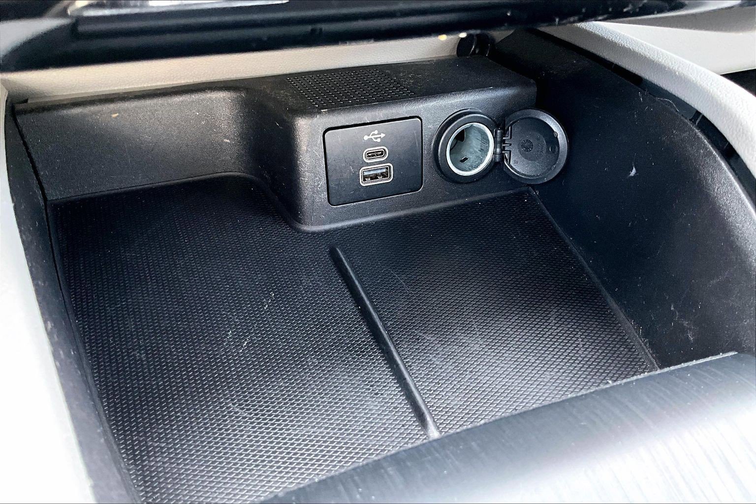 Certified 2025 Ford Escape SE FWD image 31