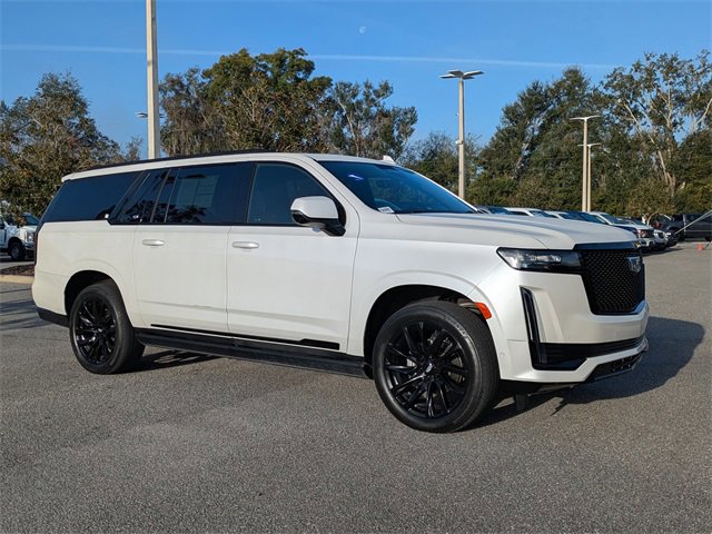 Used 2023 Cadillac Escalade ESV Sport w/ LPO, ONYX Package image 8