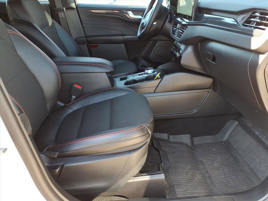 Certified 2025 Ford Escape ST-Line Select w/ Tech Pack #1 AWD/4WD image 11