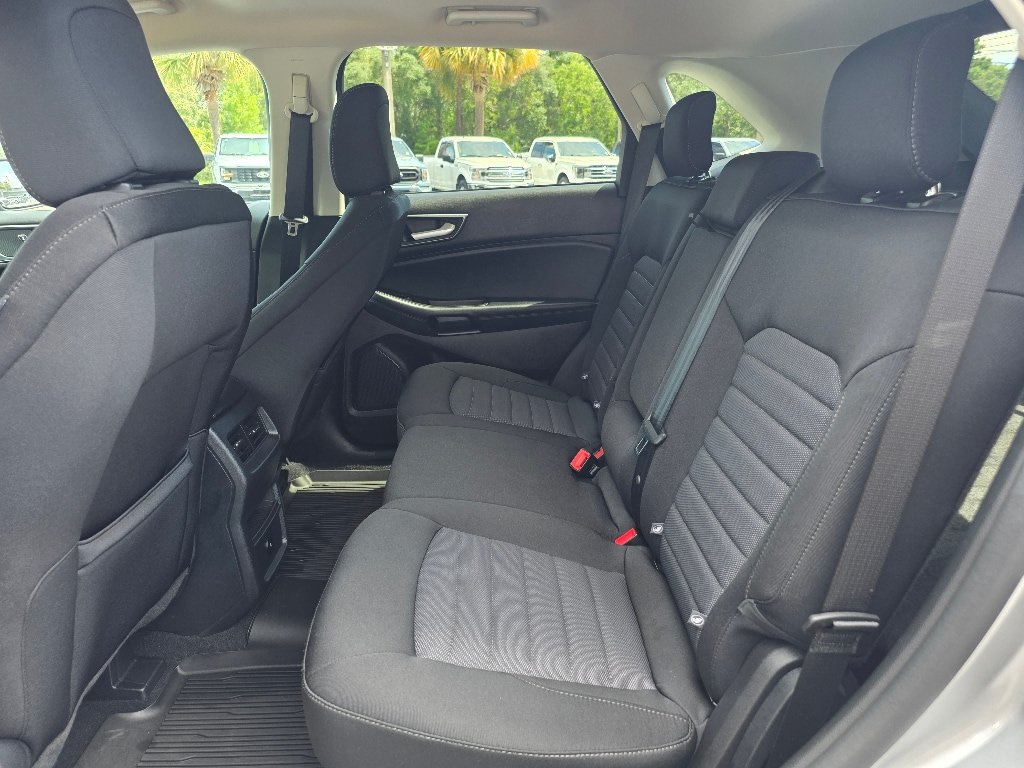 Certified 2024 Ford Edge SE w/ Black Appearance Package AWD/4WD image 17
