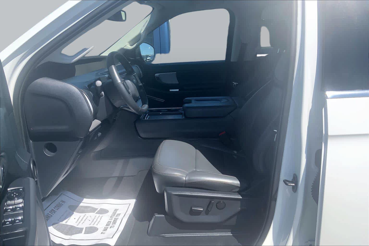 Certified 2025 Ford Expedition Active RWD image 8