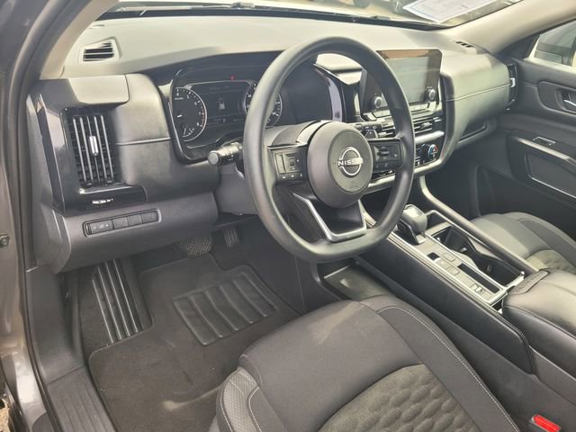 Used 2022 Nissan Pathfinder S image 9