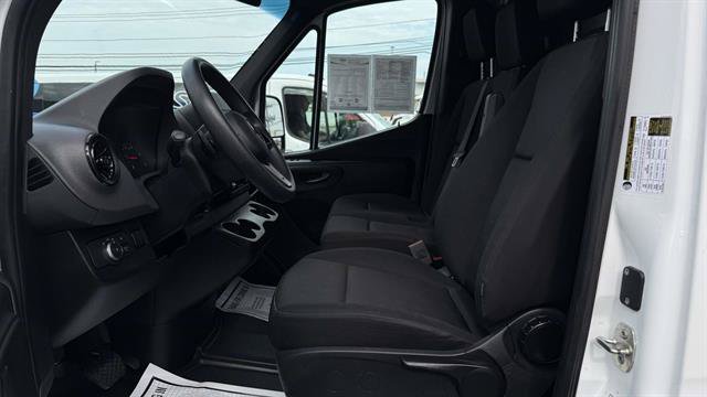 Used 2023 Mercedes-Benz Sprinter 2500 image 10