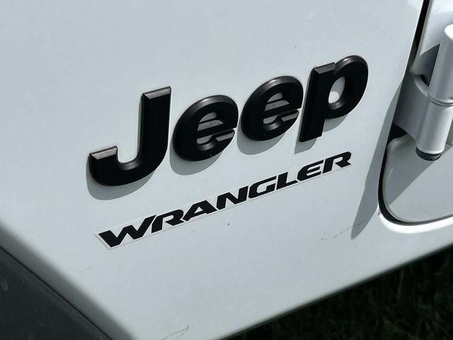 Used 2022 Jeep Wrangler Sport AWD/4WD image 9