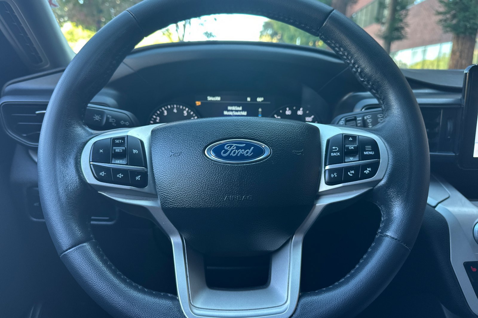 Certified 2023 Ford Explorer XLT RWD image 37