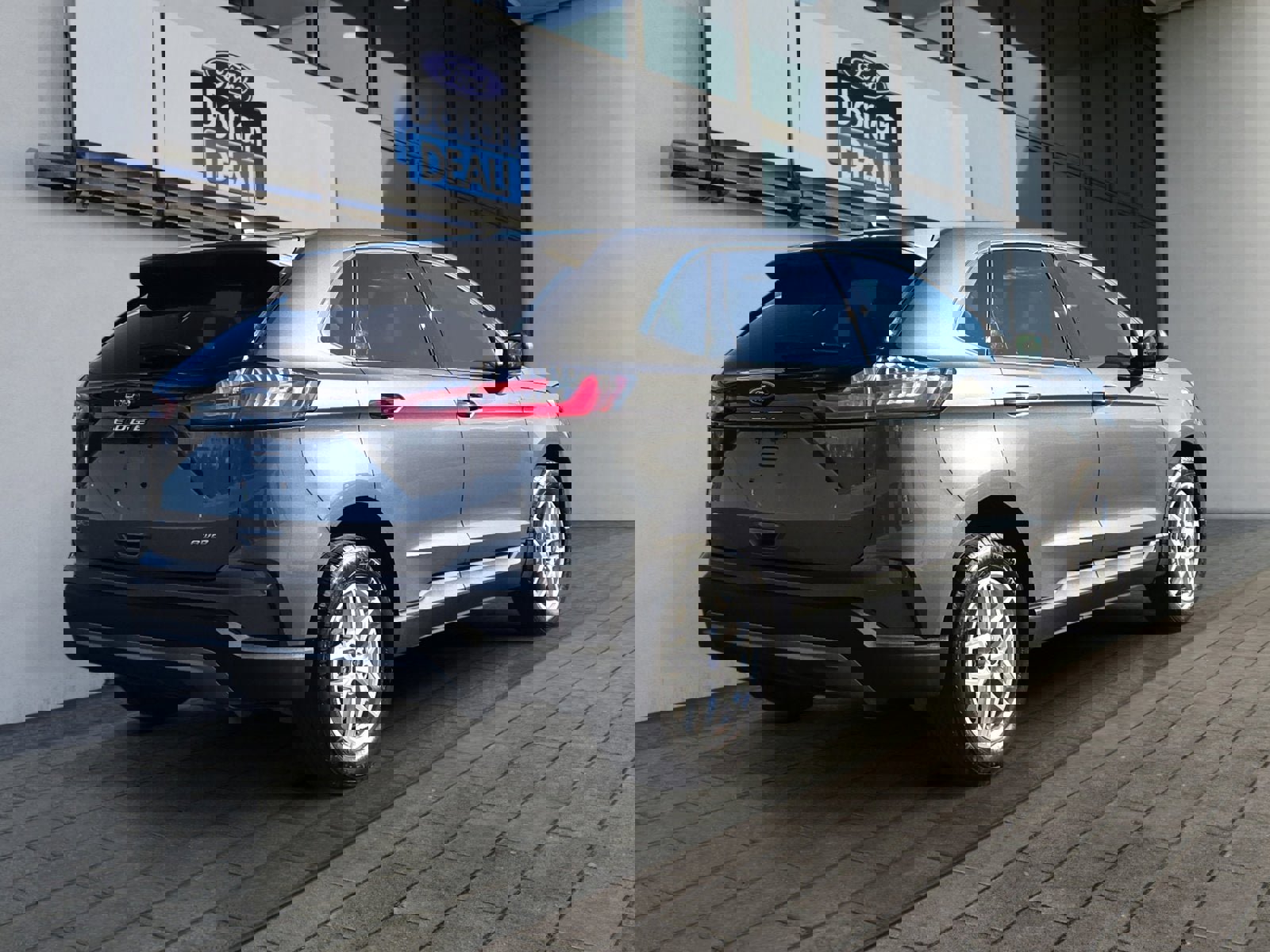 Certified 2022 Ford Edge SEL w/ Convenience Package image 5