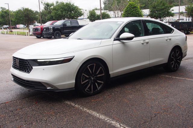 Used 2024 Honda Accord Touring image 3