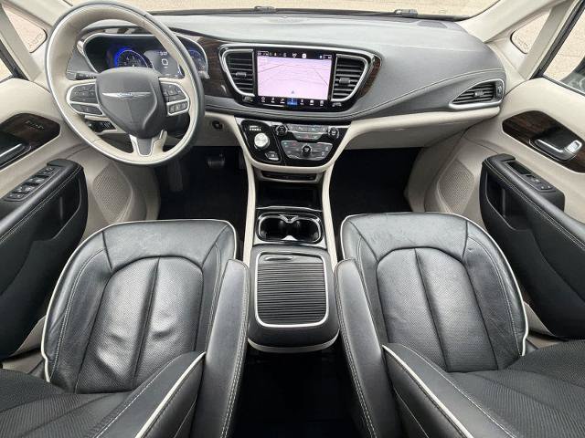Used 2021 Chrysler Pacifica Limited w/ Uconnect Theater Family Group AWD/4WD image 15
