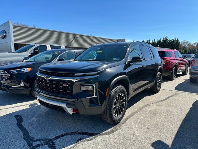 Used 2024 Chevrolet Traverse Z71 w/ Enhanced Driving Package image 2