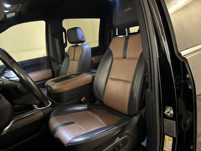 Used 2020 Chevrolet Silverado 2500 High Country w/ Technology Package AWD/4WD image 18