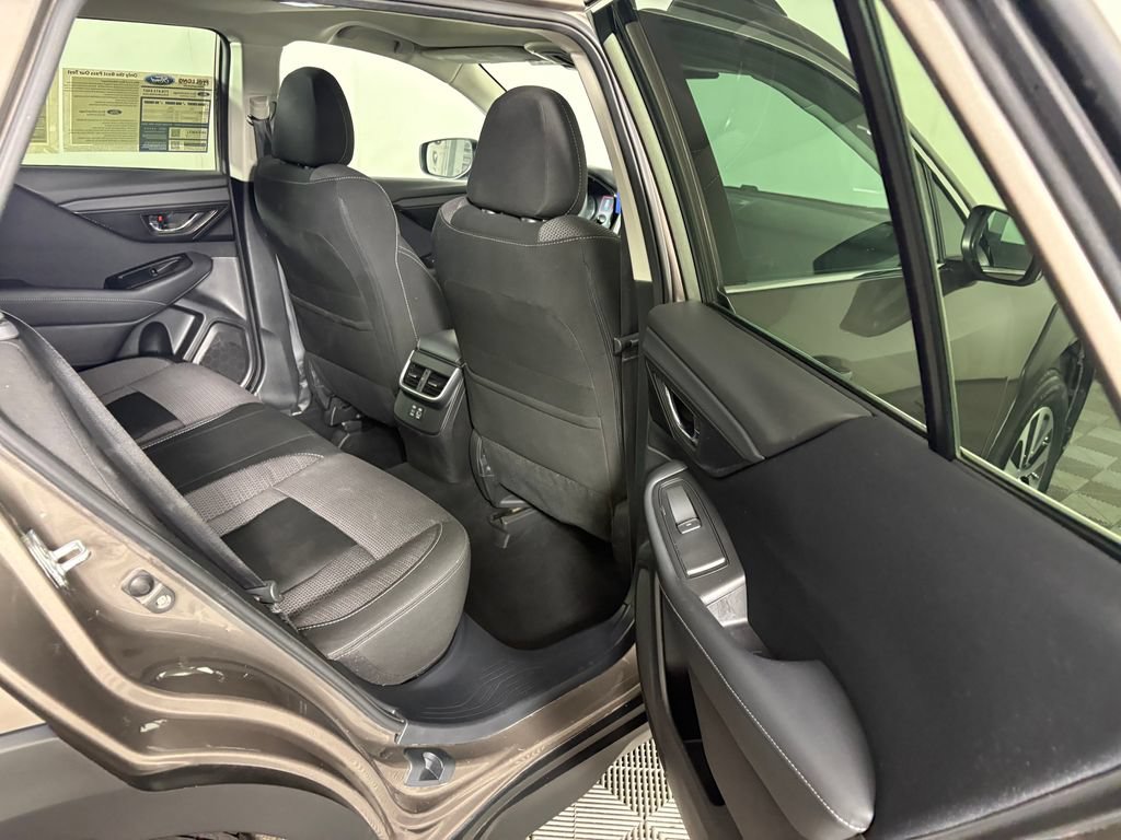 Used 2023 Subaru Outback Premium AWD/4WD image 33