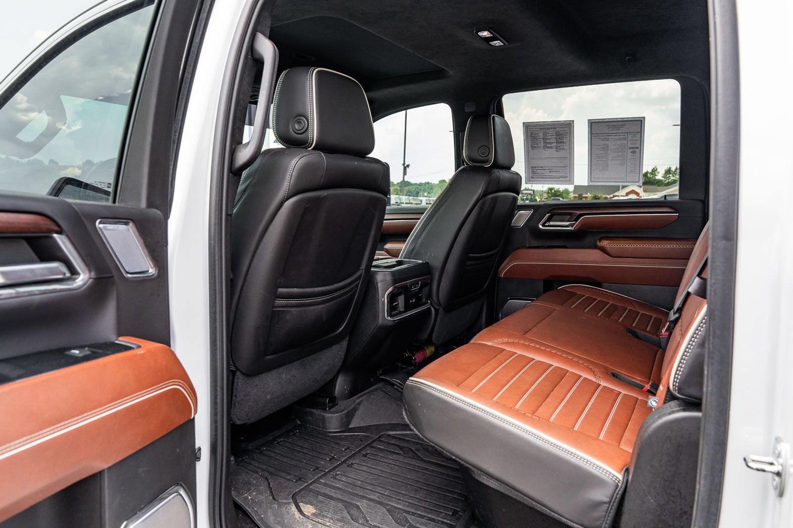 Used 2024 GMC Sierra 2500 Denali Ultimate w/ Max Trailering Package AWD/4WD image 17