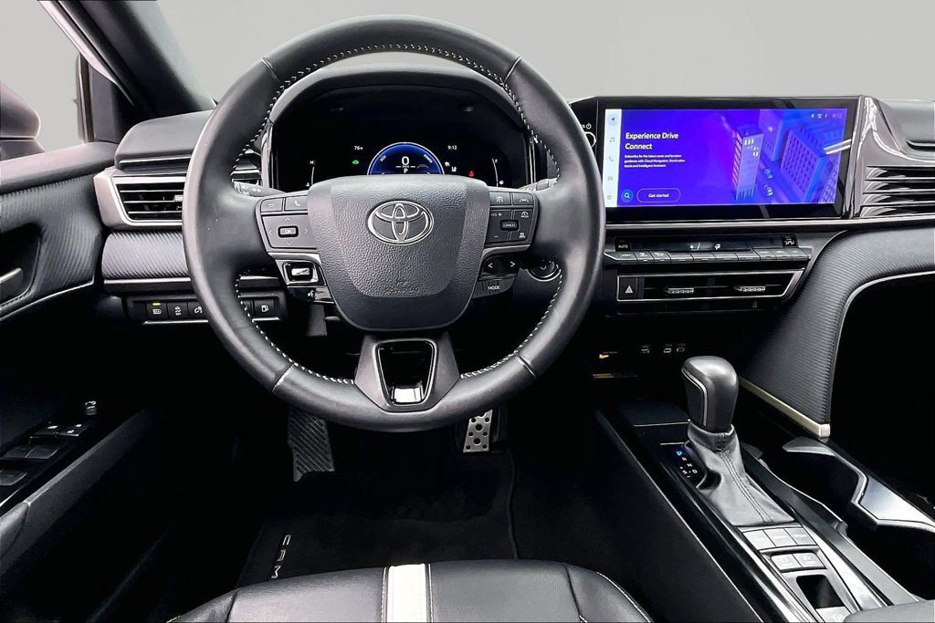 Used 2025 Toyota Camry SE w/ Multimedia Upgrade Package FWD image 5