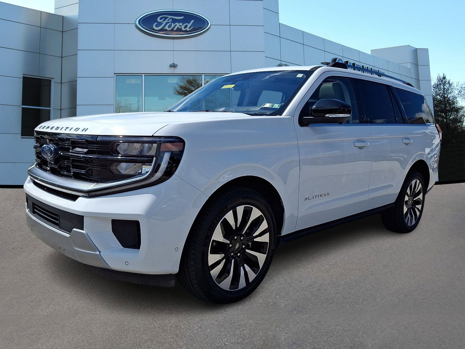 Certified 2025 Ford Expedition Platinum w/ Driver's Package AWD/4WD image 4