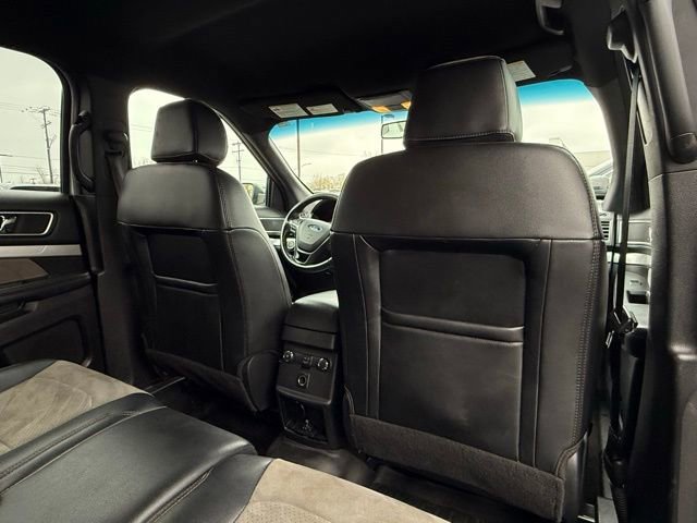 Certified 2017 Ford Explorer XLT w/ Equipment Group 202A image 32