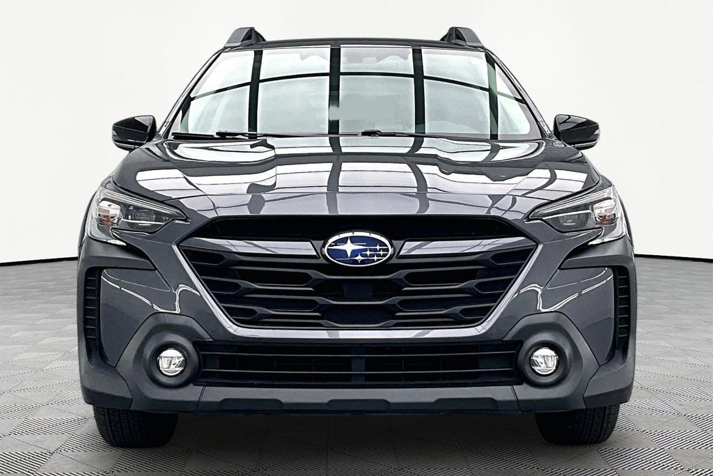 Used 2024 Subaru Outback Premium AWD/4WD image 3