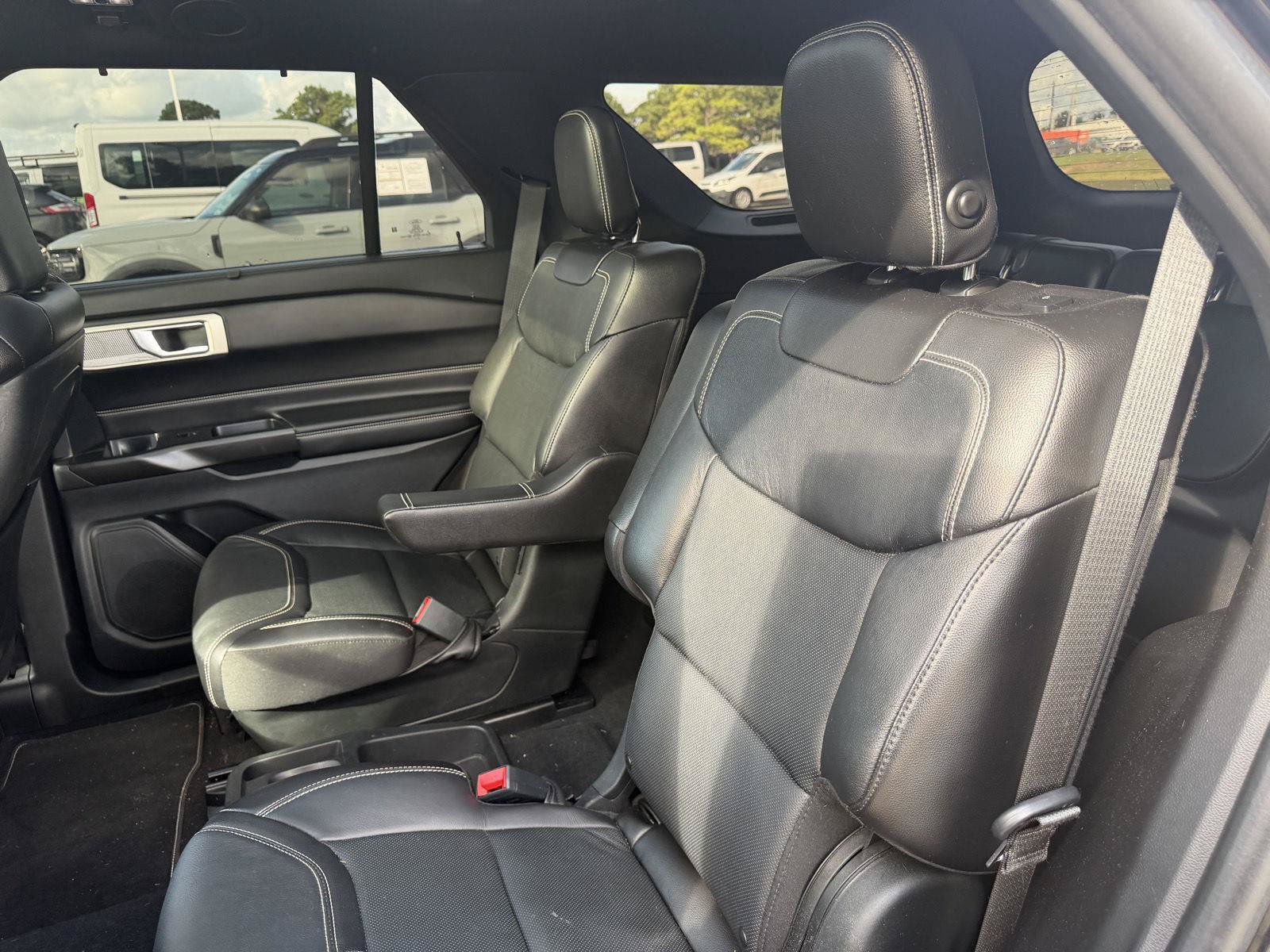 Certified 2020 Ford Explorer ST AWD/4WD image 4
