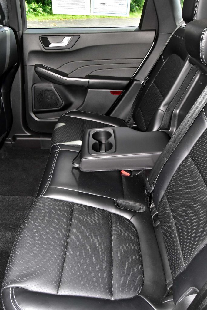 Certified 2023 Ford Escape Platinum AWD/4WD image 28