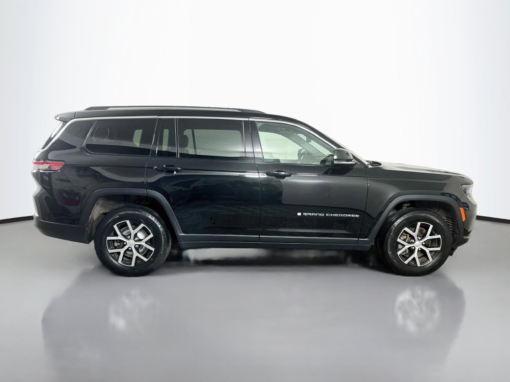 Used 2023 Jeep Grand Cherokee L Limited AWD/4WD image 10