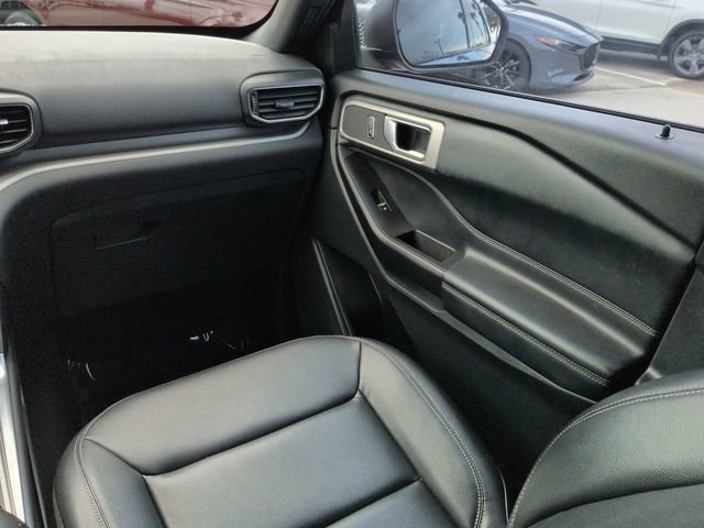 Certified 2020 Ford Explorer XLT w/ Equipment Group 202A RWD image 17