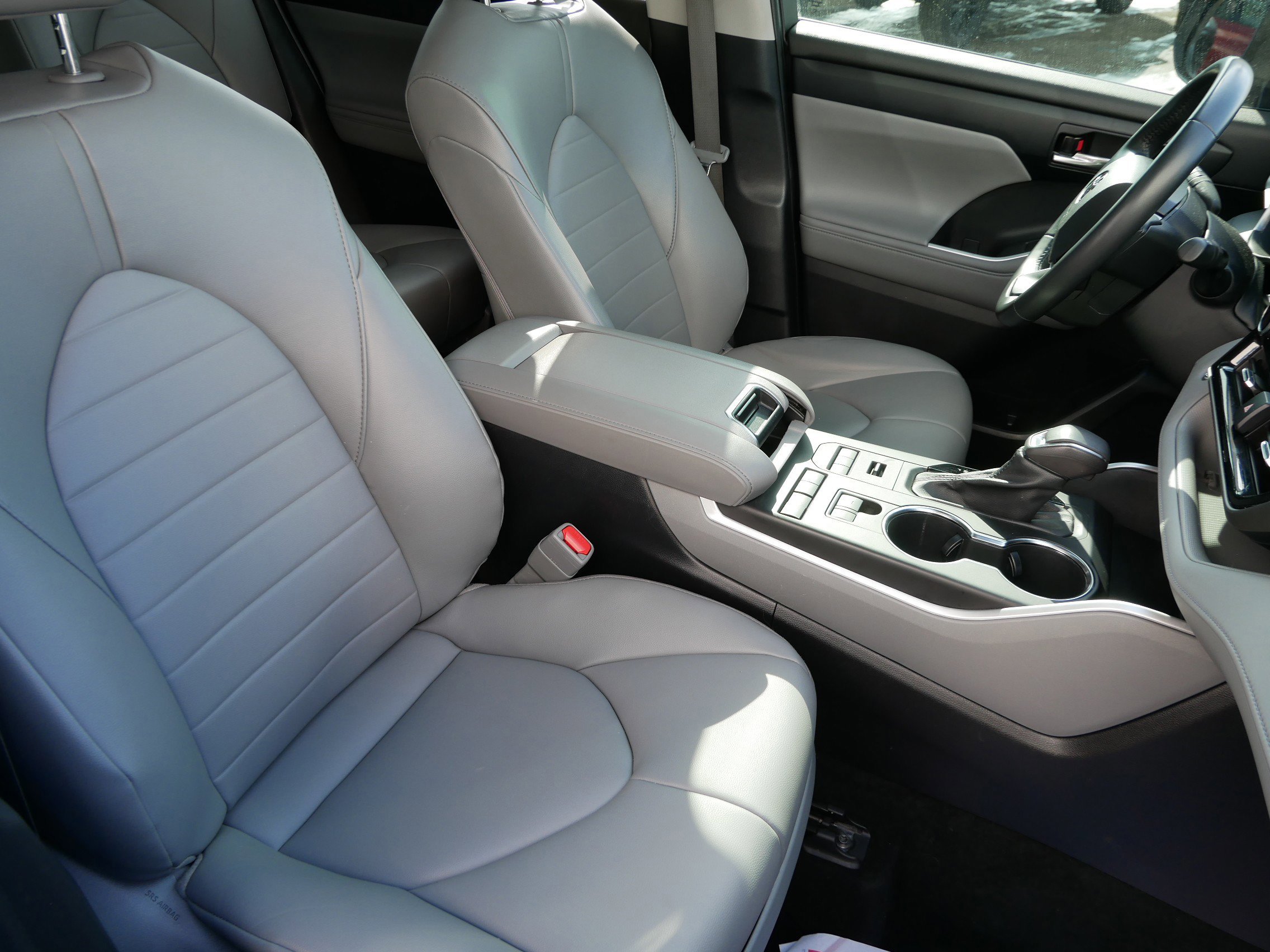 Used 2022 Toyota Highlander XLE image 26