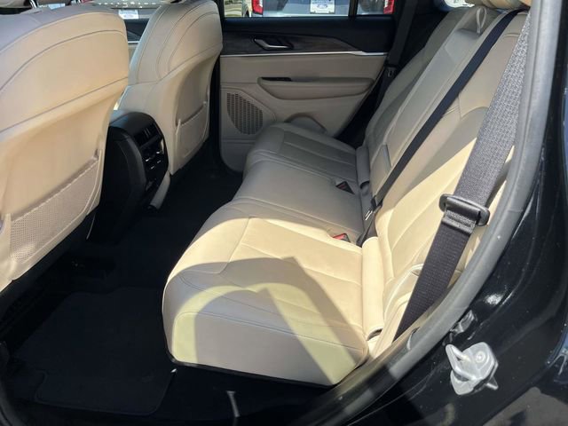 Used 2023 Jeep Grand Cherokee Limited RWD image 7
