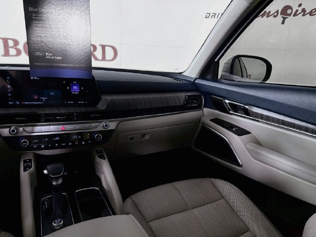 Used 2024 Kia Telluride EX w/ EX Captain's Chair Package FWD image 29
