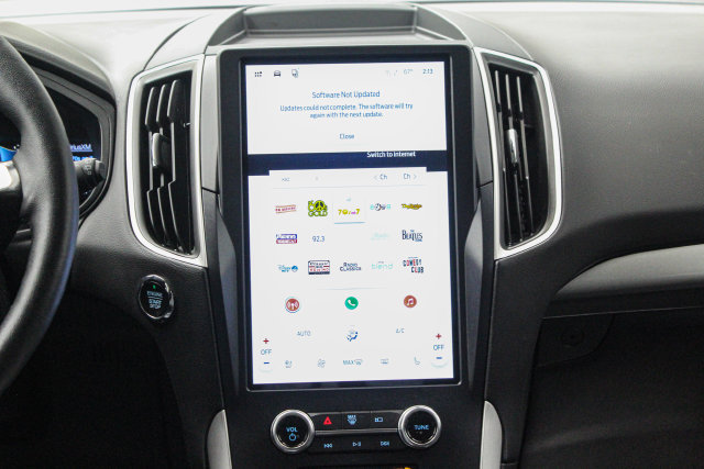 Certified 2024 Ford Edge SEL w/ Convenience Package AWD/4WD image 17