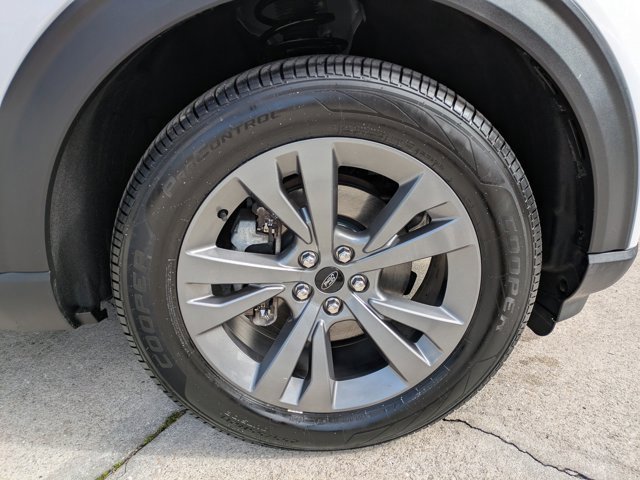 Certified 2021 Ford Explorer XLT w/ Equipment Group 202A image 10