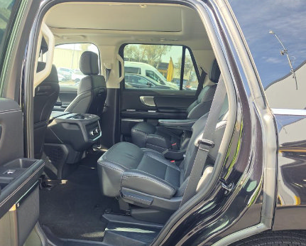 Certified 2025 Ford Expedition Platinum AWD/4WD image 9