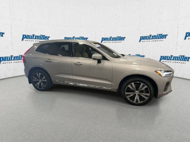 Used 2022 Volvo XC60 B5 Inscription AWD/4WD image 13