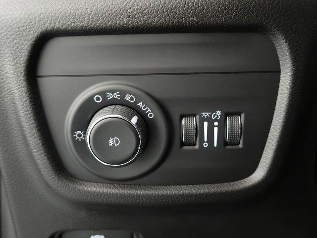 Used 2022 Jeep Grand Cherokee Overland AWD/4WD image 21