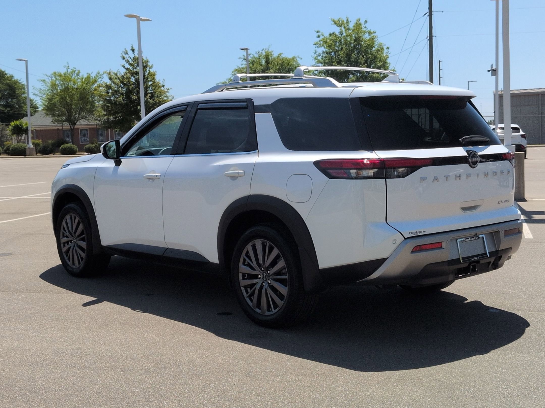 Used 2025 Nissan Pathfinder SL w/ SL Premium Package AWD/4WD image 6