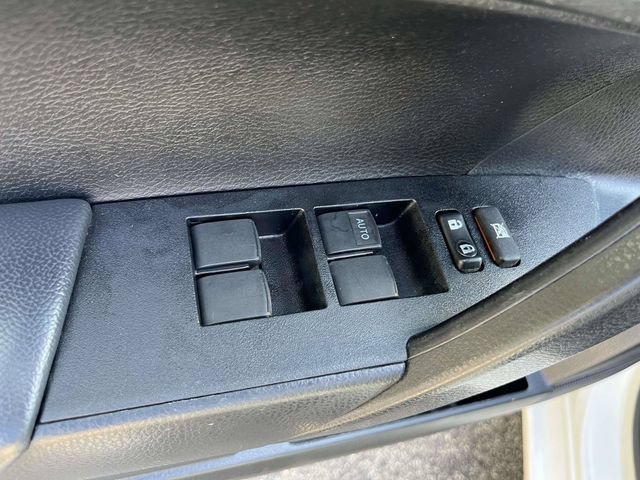 Used 2017 Toyota Corolla L FWD image 18