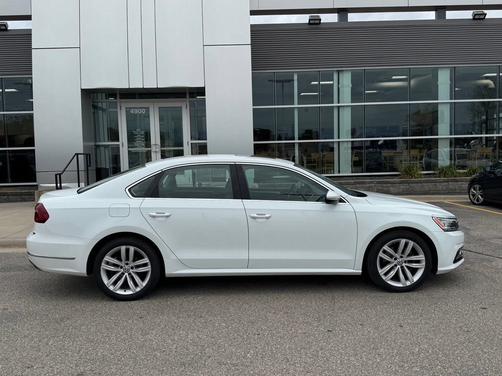 Used 2018 Volkswagen Passat 2.0T SE FWD image 45