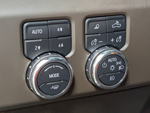 Used 2025 GMC Sierra 2500 Denali w/ Denali Reserve Package AWD/4WD image 11