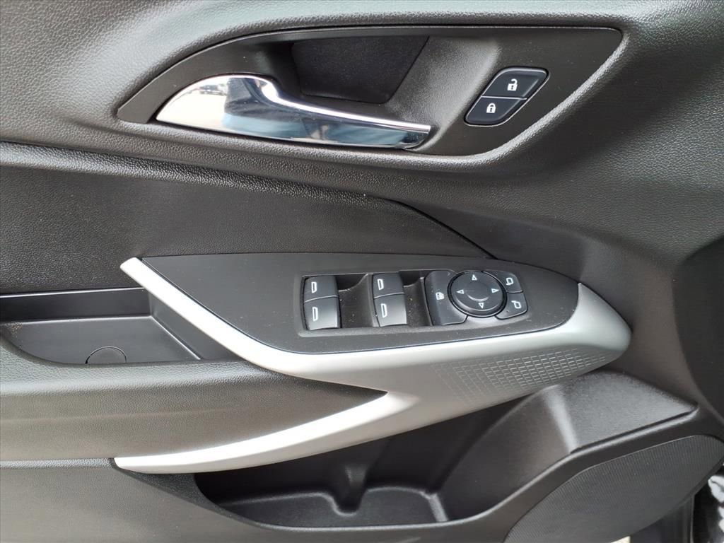 Used 2024 Chevrolet Trax LS w/ LS Convenience Package image 13