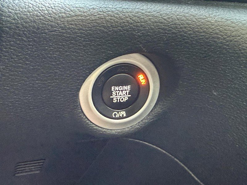 Used 2023 Chrysler Pacifica Limited w/ S Appearance Package image 17