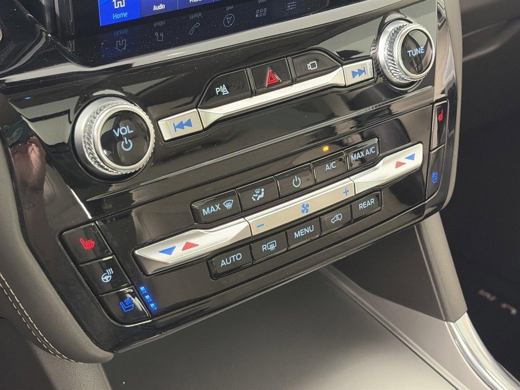 Certified 2022 Ford Explorer Platinum w/ Equipment Group 601A image 21