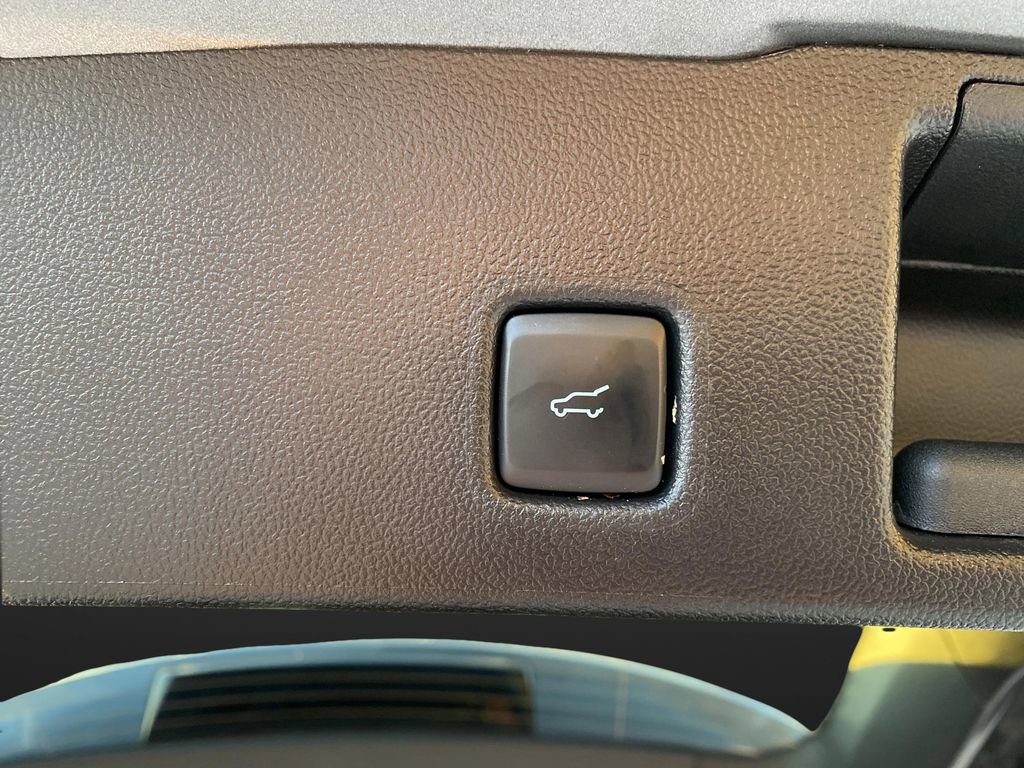 Certified 2025 Ford Escape Platinum image 18