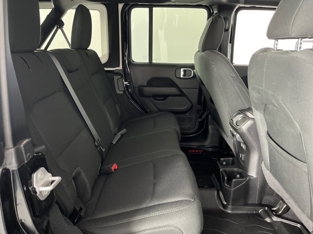 Used 2020 Jeep Wrangler Unlimited Sahara image 30