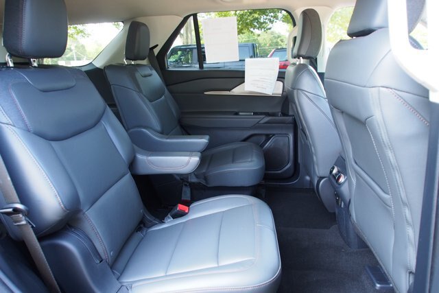 Certified 2025 Ford Explorer Active w/ Active Comfort Package RWD image 13