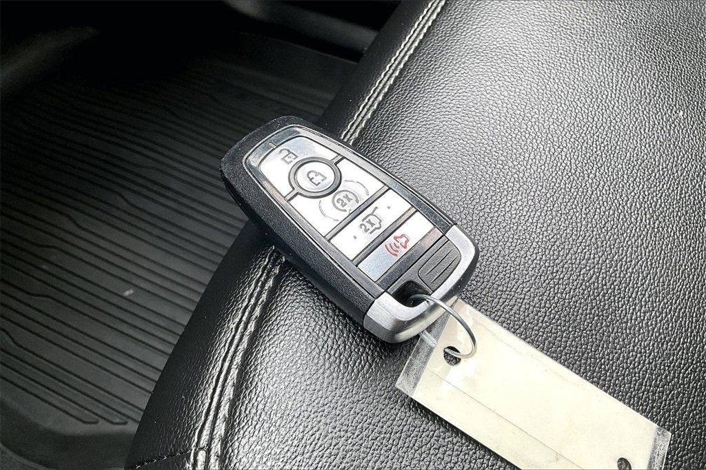 Certified 2022 Ford Explorer Limited w/ Equipment Group 301A image 12