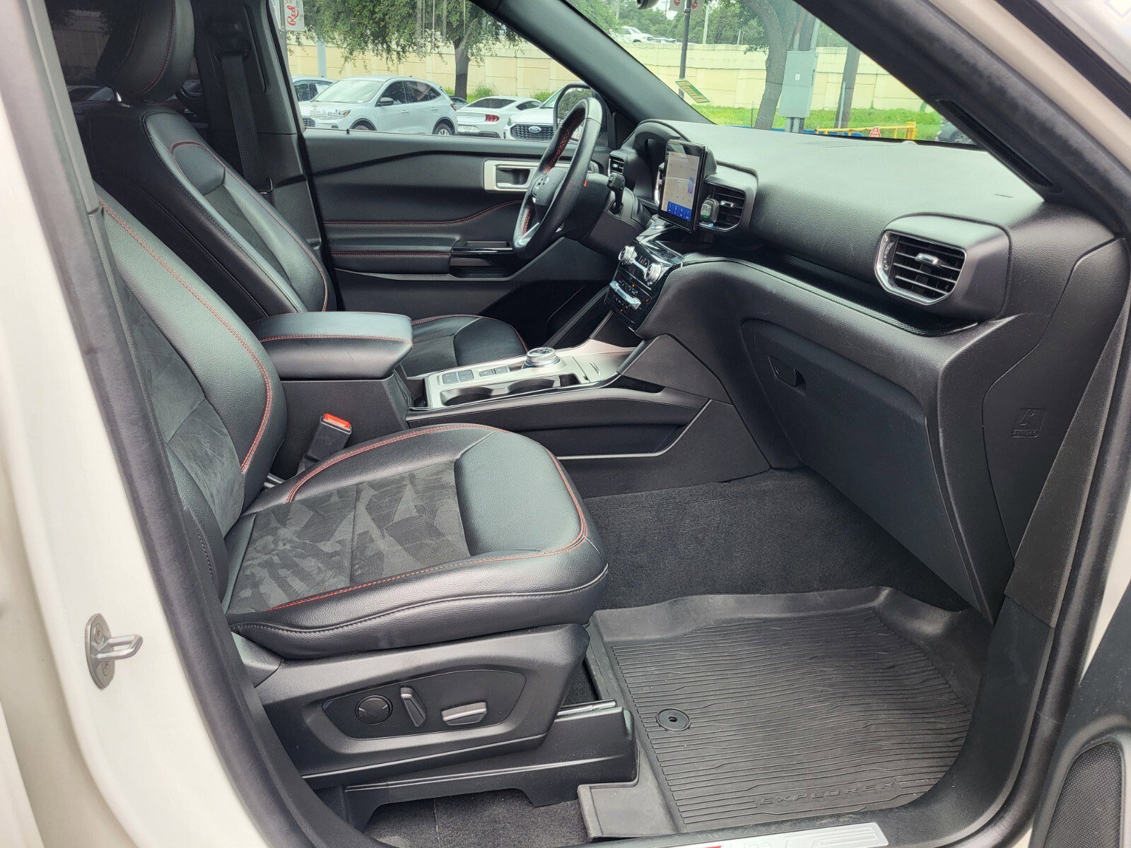 Certified 2023 Ford Explorer ST-Line RWD image 13