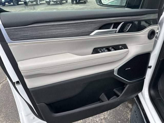 Used 2024 Jeep Wagoneer Series II w/ Flexible Seating Group AWD/4WD image 14