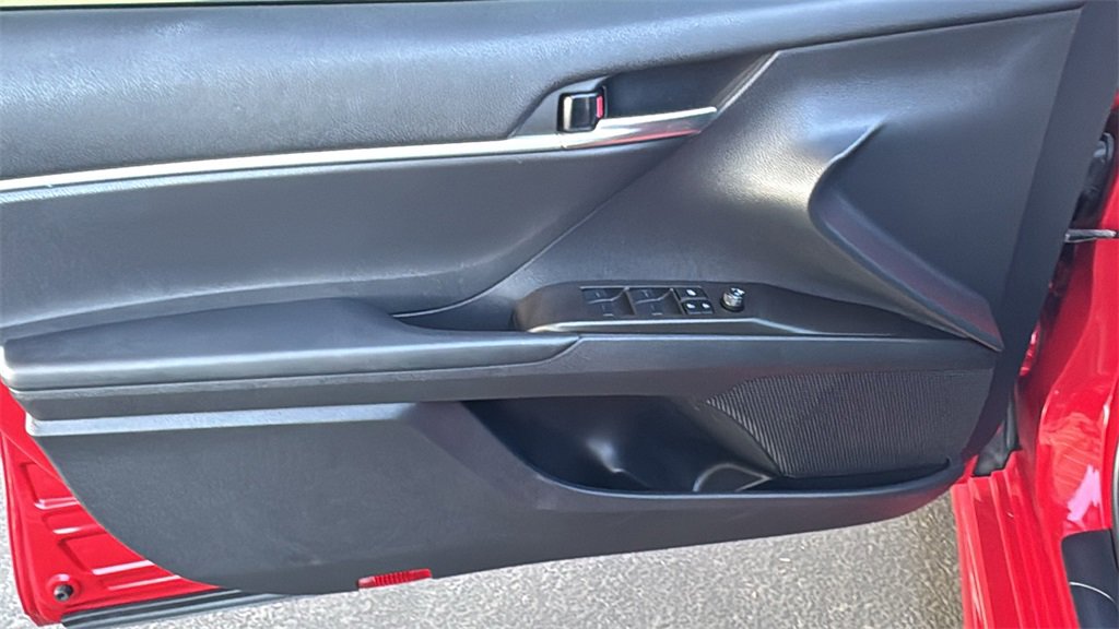 Used 2023 Toyota Camry SE image 18