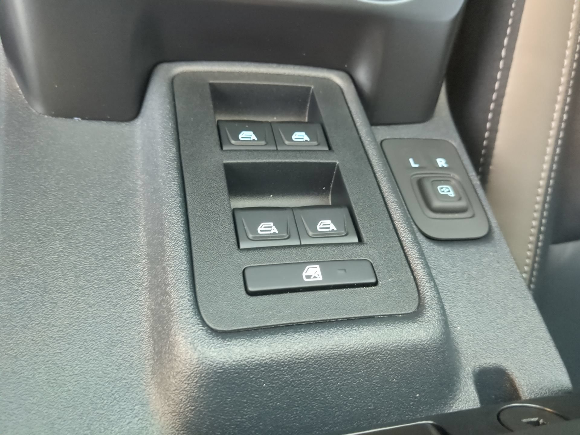 Certified 2025 Ford Bronco Outer Banks AWD/4WD image 53