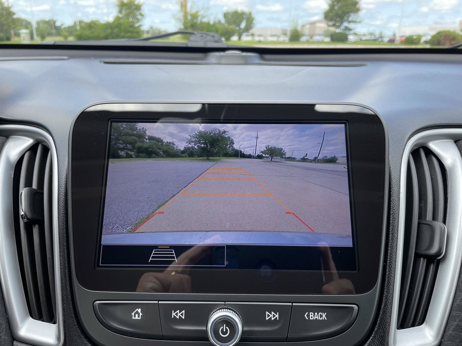 Used 2025 Chevrolet Malibu LT FWD image 23