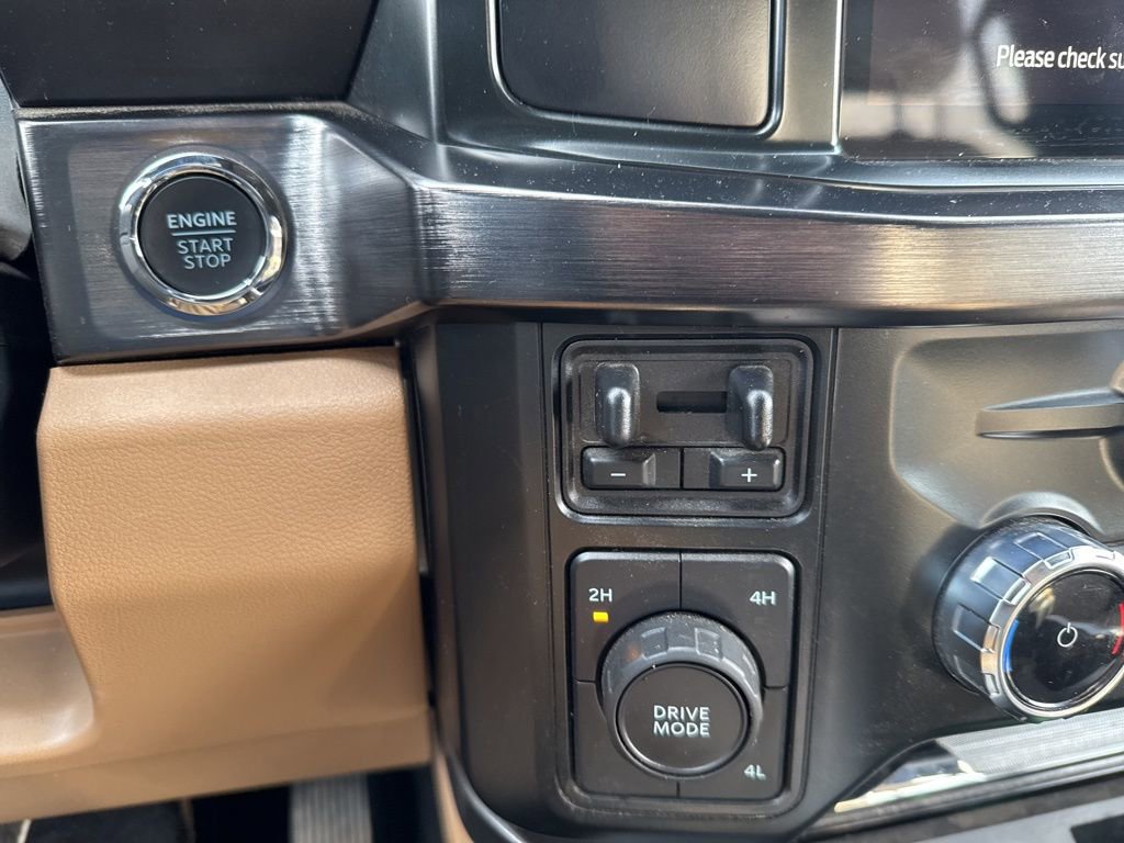 Certified 2023 Ford F450 Lariat w/ Chrome Package image 19