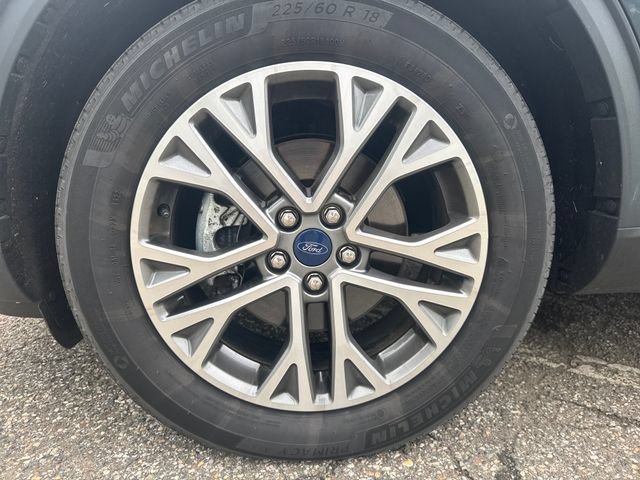 Certified 2022 Ford Escape SEL AWD/4WD image 16